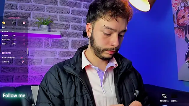 Snapshot of noah_ricci chatting on June 16, 12:05 pm noah ricci online show from June 16, 12:05 pm