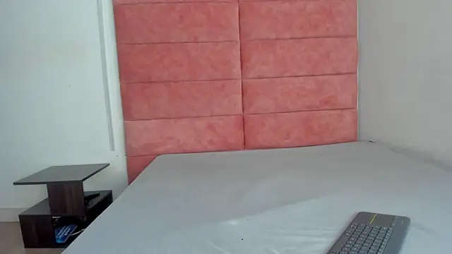 Hanna lens online show from October 29, 7:35 pm