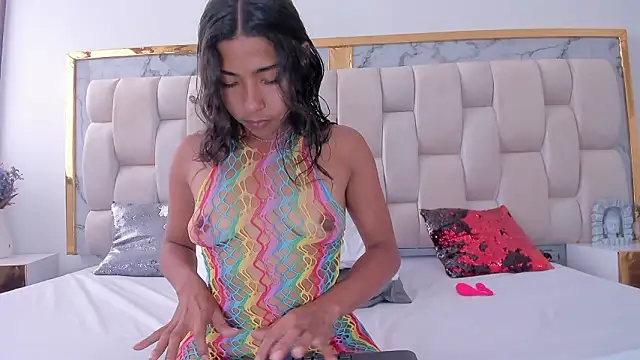 Hanna lens online show from March 26, 4:05 pm