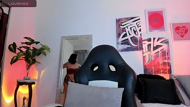 Snapshot of AnnieHuntters chatting on January 25, 2:58 am AnnieHuntters online show from January 25, 2:58 am