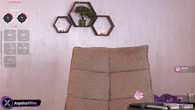 angelinaRae online show from May 30, 11:05 am