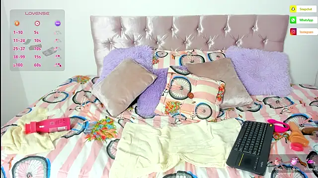 alanavega11 online show from April 6, 1:12 pm