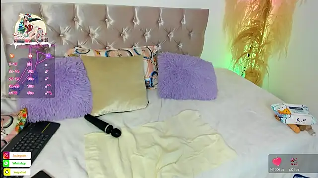 alanavega11 online show from December 18, 2:10 pm