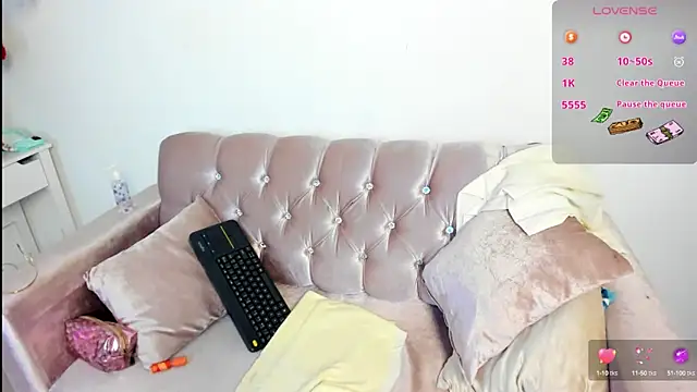 alanavega11 online show from September 21, 12:54 pm