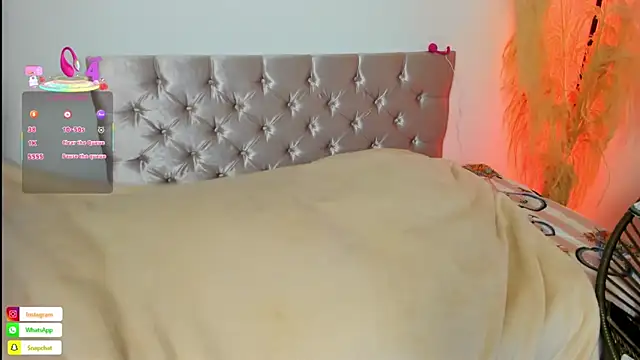 alanavega11 online show from October 31, 1:30 pm