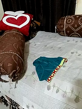 Snapshot of Chocolate_stud10 chatting on February 14, 9:04 pm Chocolate stud10 online show from February 14, 9:04 pm