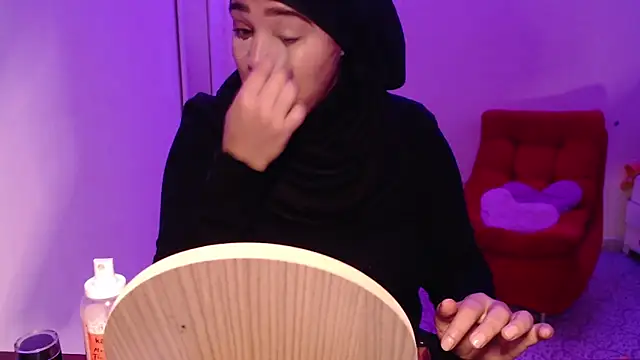 VenussTits97 online show from April 14, 11:21 pm