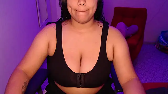 VenussTits97 online show from December 20, 11:07 pm