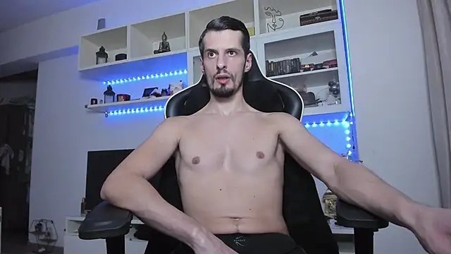 Snapshot of ToddClaytonn chatting on October 28, 11:36 pm ToddClaytonn online show from October 28, 11:36 pm