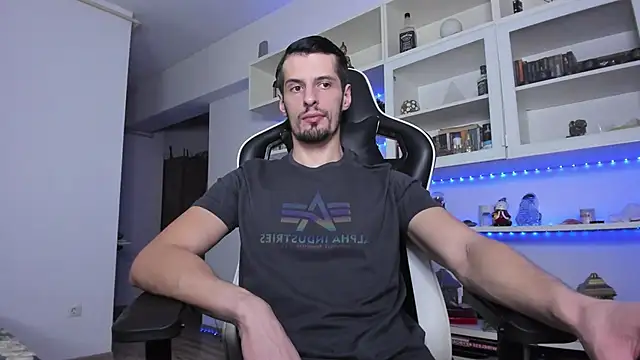 Snapshot of ToddClaytonn chatting on January 25, 1:43 am ToddClaytonn online show from January 25, 1:43 am