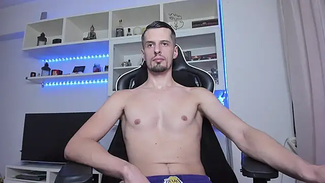 Snapshot of ToddClaytonn chatting on September 29, 8:32 am ToddClaytonn online show from September 29, 8:32 am