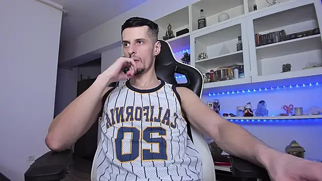 Snapshot of ToddClaytonn chatting on February 8, 11:13 pm ToddClaytonn online show from February 8, 11:13 pm