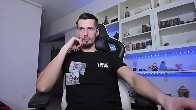 Snapshot of ToddClaytonn chatting on February 15, 1:31 am ToddClaytonn online show from February 15, 1:31 am