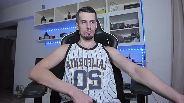 Snapshot of ToddClaytonn chatting on November 17, 6:39 am ToddClaytonn online show from November 17, 6:39 am