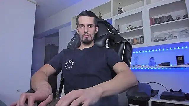 Snapshot of ToddClaytonn chatting on December 8, 7:32 pm ToddClaytonn online show from December 8, 7:32 pm