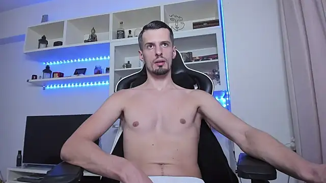 Snapshot of ToddClaytonn chatting on October 1, 6:18 am ToddClaytonn online show from October 1, 6:18 am