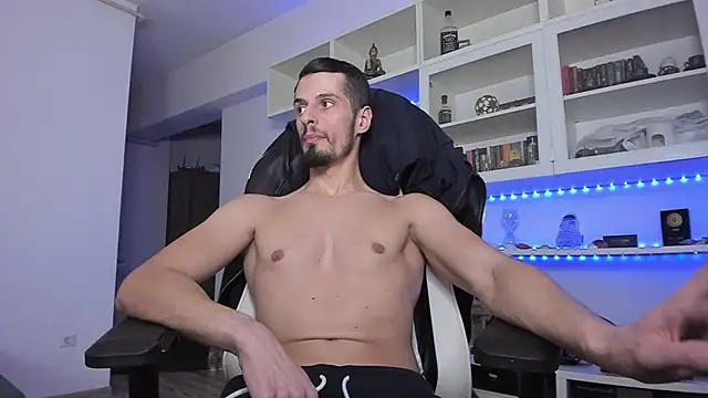 Snapshot of ToddClaytonn chatting on December 8, 10:36 pm ToddClaytonn online show from December 8, 10:36 pm