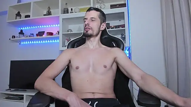 Snapshot of ToddClaytonn chatting on September 19, 10:14 pm ToddClaytonn online show from September 19, 10:14 pm