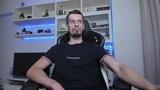 Snapshot of ToddClaytonn chatting on October 13, 8:54 pm ToddClaytonn online show from October 13, 8:54 pm