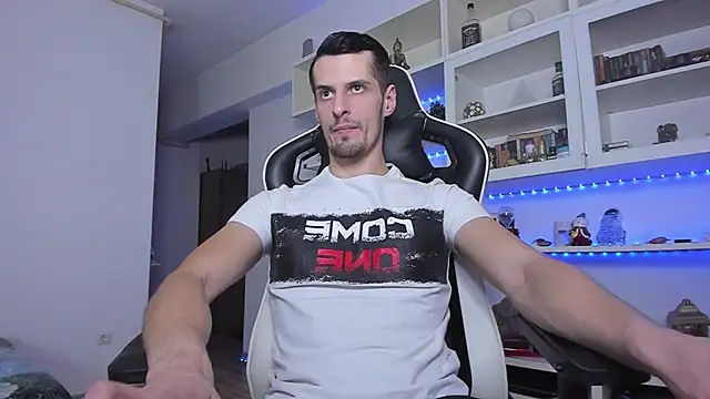 Snapshot of ToddClaytonn chatting on January 12, 12:28 am ToddClaytonn online show from January 12, 12:28 am