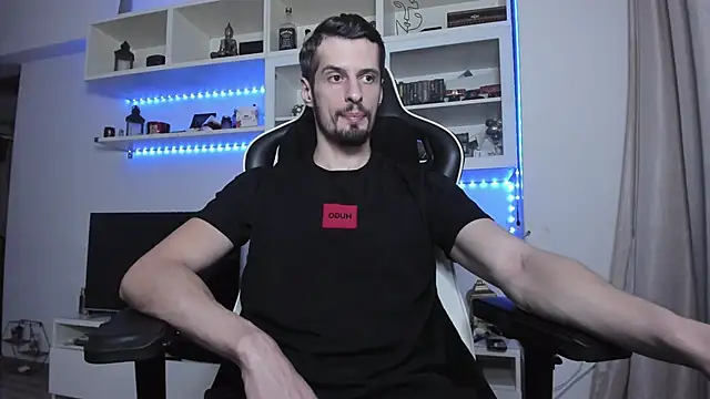 Snapshot of ToddClaytonn chatting on November 3, 9:18 pm ToddClaytonn online show from November 3, 9:18 pm