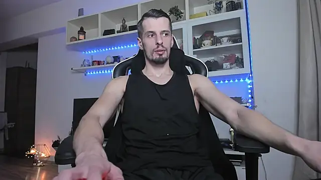 Snapshot of ToddClaytonn chatting on December 15, 10:15 pm ToddClaytonn online show from December 15, 10:15 pm