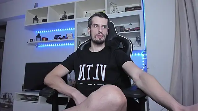 Snapshot of ToddClaytonn chatting on November 2, 12:37 am ToddClaytonn online show from November 2, 12:37 am