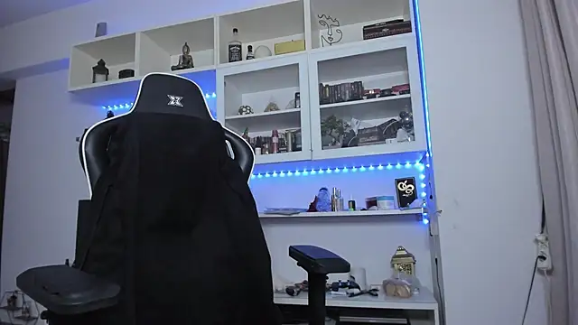 Snapshot of ToddClaytonn chatting on October 22, 12:32 am ToddClaytonn online show from October 22, 12:32 am