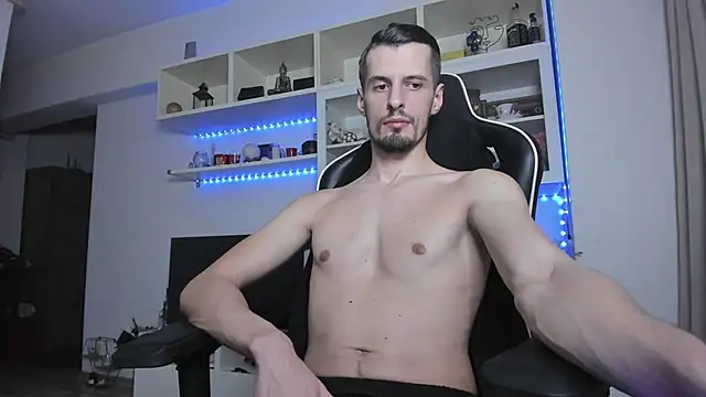 Snapshot of ToddClaytonn chatting on December 13, 11:00 pm ToddClaytonn online show from December 13, 11:00 pm