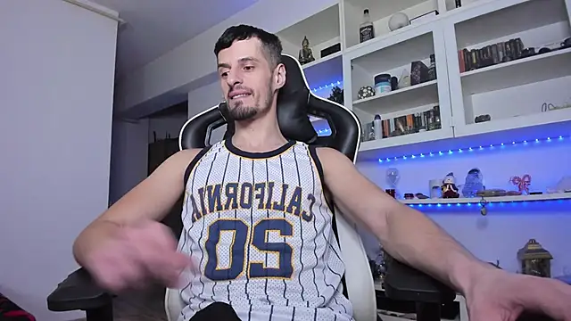 Snapshot of ToddClaytonn chatting on February 14, 12:30 am ToddClaytonn online show from February 14, 12:30 am