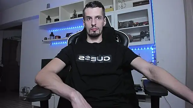 Snapshot of ToddClaytonn chatting on November 19, 12:10 am ToddClaytonn online show from November 19, 12:10 am