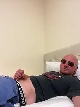 paul daniel online show from December 1, 8:32 pm