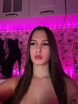 Snapshot of EricaWalls chatting on February 15, 1:31 am EricaWalls online show from February 15, 1:31 am