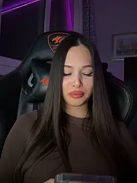 Snapshot of EricaWalls chatting on November 4, 9:29 pm EricaWalls online show from November 4, 9:29 pm