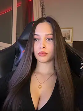 Snapshot of EricaWalls chatting on February 8, 7:11 pm EricaWalls online show from February 8, 7:11 pm