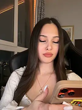 EricaWalls online show from March 20, 8:43 pm