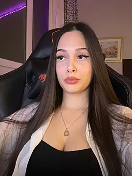 Snapshot of EricaWalls chatting on February 4, 8:26 pm EricaWalls online show from February 4, 8:26 pm