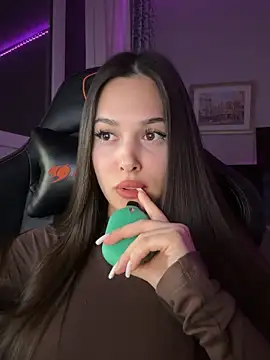 Snapshot of EricaWalls chatting on November 23, 10:09 pm EricaWalls online show from November 23, 10:09 pm