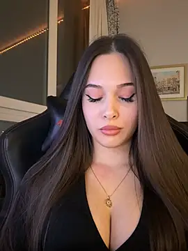 Snapshot of EricaWalls chatting on January 10, 4:35 pm EricaWalls online show from January 10, 4:35 pm