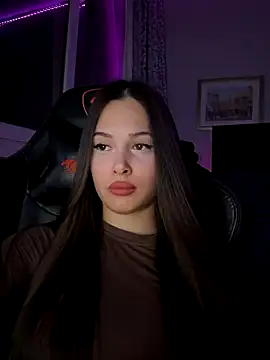 Snapshot of EricaWalls chatting on November 8, 11:30 pm EricaWalls online show from November 8, 11:30 pm