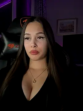 Snapshot of EricaWalls chatting on October 18, 10:45 pm EricaWalls online show from October 18, 10:45 pm