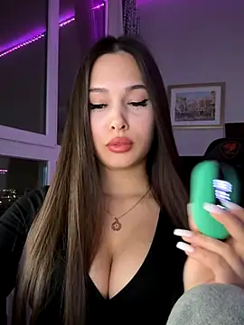 Snapshot of EricaWalls chatting on December 1, 5:25 pm EricaWalls online show from December 1, 5:25 pm