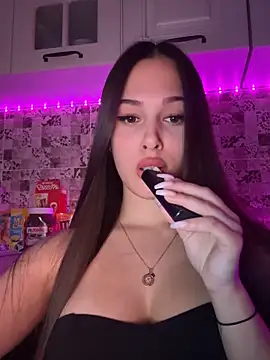 Snapshot of EricaWalls chatting on March 13, 9:05 pm EricaWalls online show from March 13, 9:05 pm