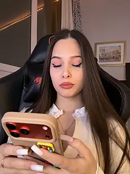 Snapshot of EricaWalls chatting on February 9, 11:03 pm EricaWalls online show from February 9, 11:03 pm