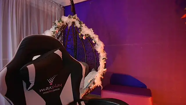 vanelope11 online show from April 12, 2:37 am