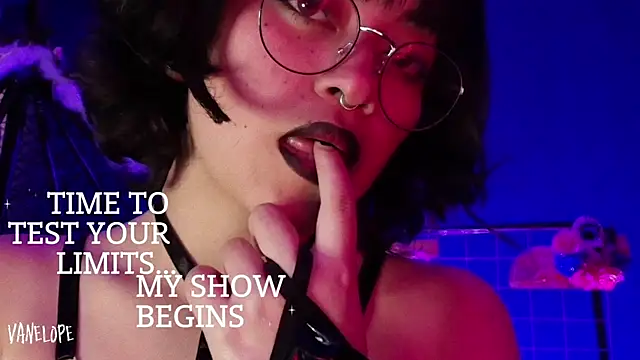 Snapshot of vanelope11 chatting on October 26, 6:19 pm vanelope11 online show from October 26, 6:19 pm