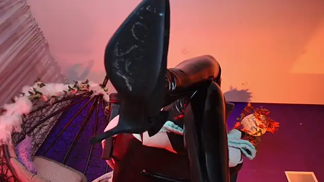 vanelope11 online show from April 9, 7:25 am