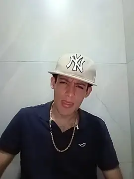 Snapshot of Duvan_Martinez23 chatting on June 30, 8:58 am Duvan Martinez23 online show from June 30, 8:58 am