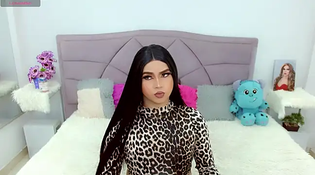 Snapshot of michell_madisonn chatting on March 4, 4:09 pm michell madisonn online show from March 4, 4:09 pm