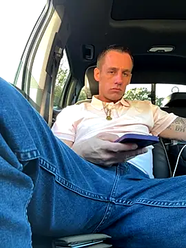 Snapshot of PeytonJohnn chatting on October 1, 8:57 pm PeytonJohnn online show from October 1, 8:57 pm